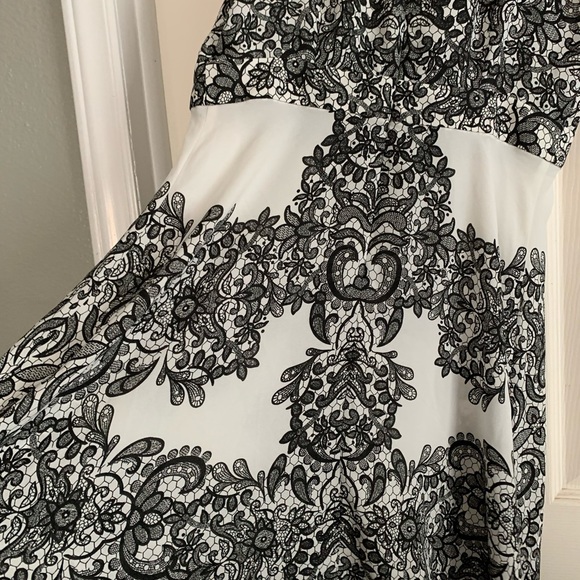 INC International Concepts Black and White Sheer Sleeveless Dress Size 10P - Picture 14 of 15